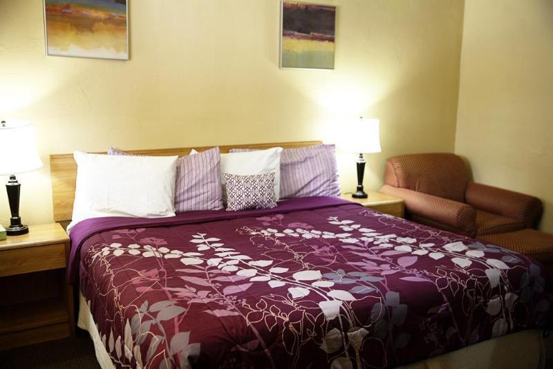 Old Mill & Suites Bend Bagian luar foto
