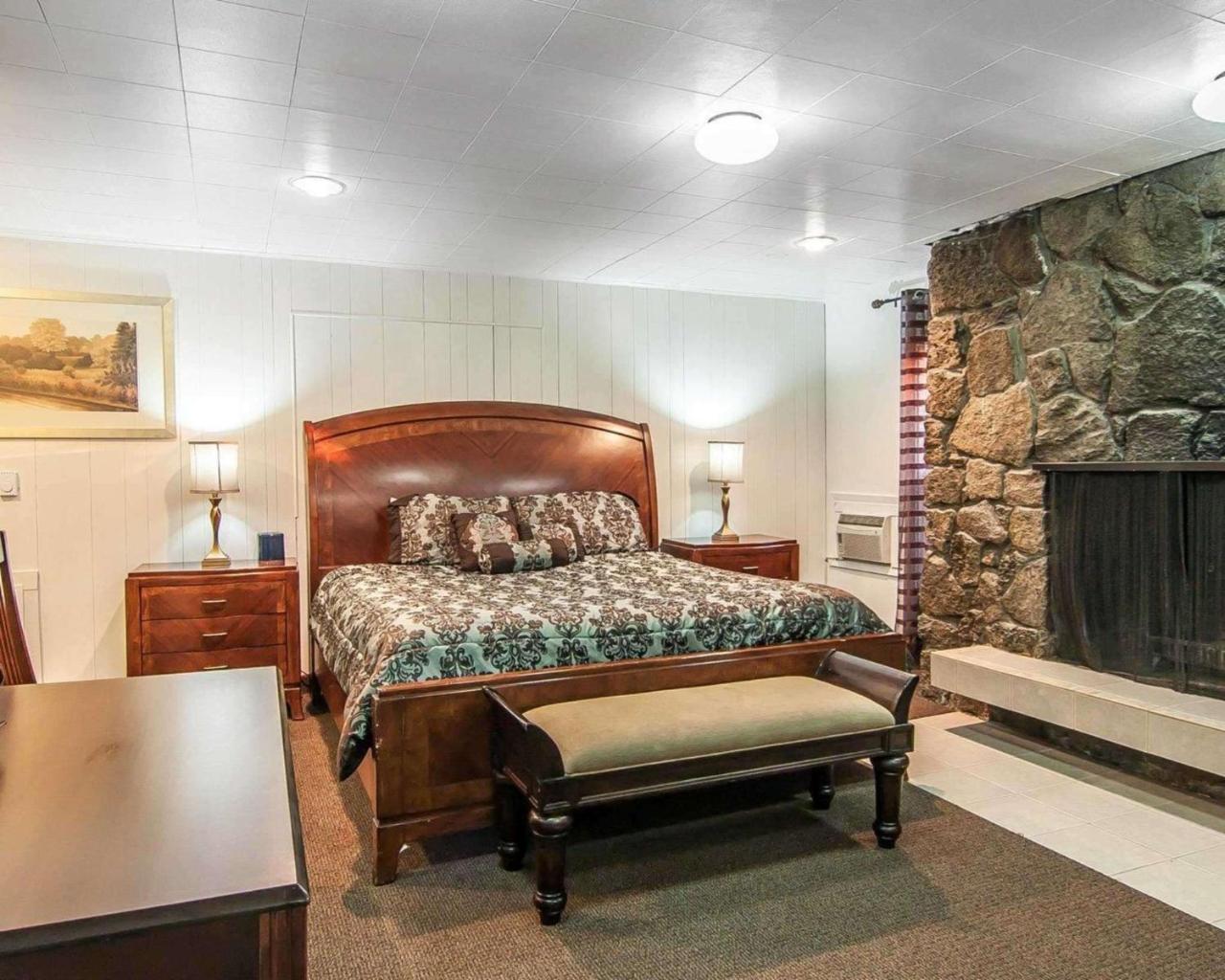 Old Mill & Suites Bend Bagian luar foto