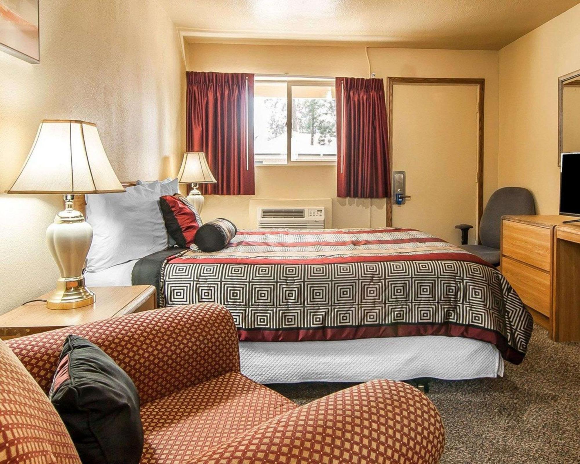 Old Mill & Suites Bend Bagian luar foto