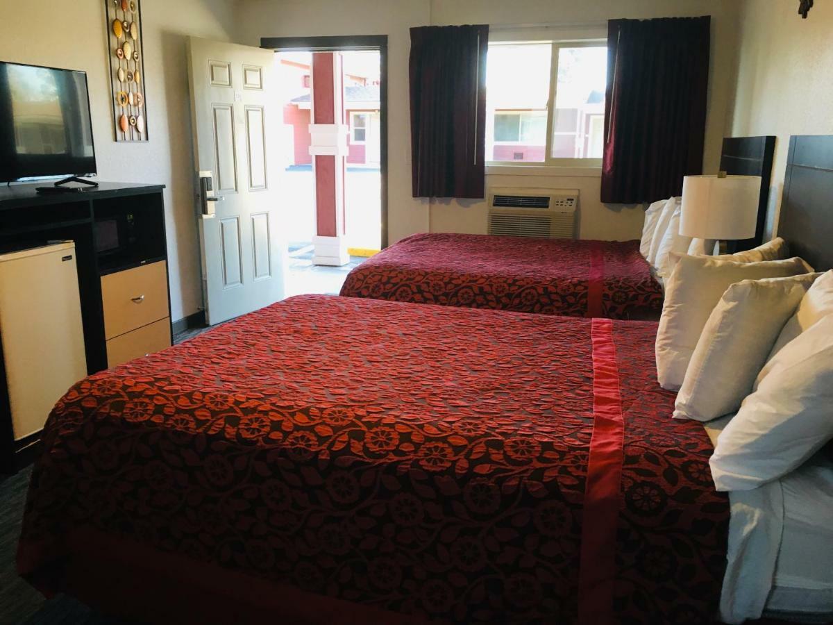 Old Mill & Suites Bend Bagian luar foto
